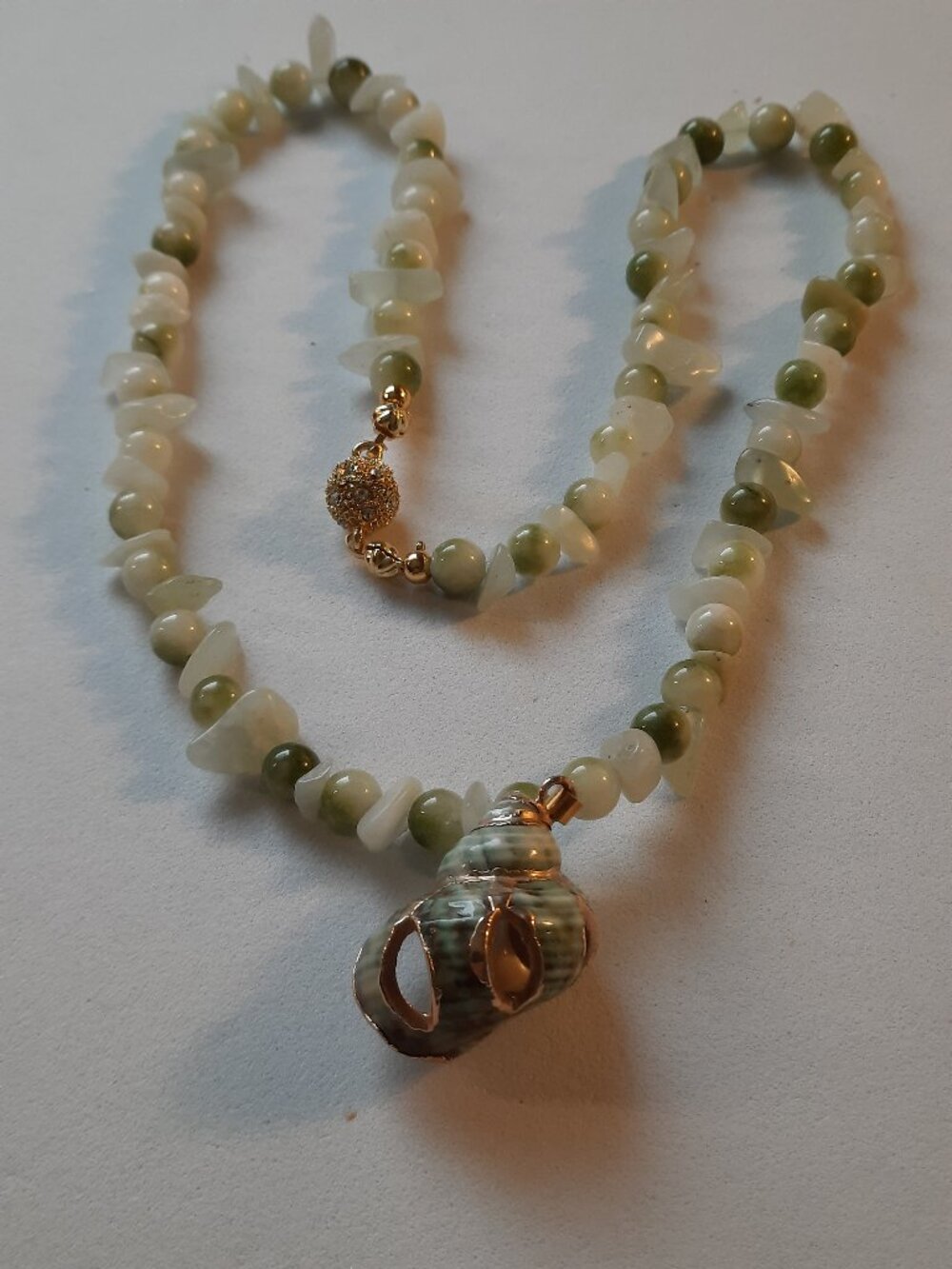 Brand New Gold Plated Cat Eyes, Gravel Beads With Natural Stone Pendant Necklace